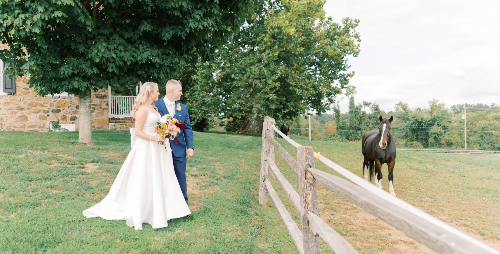 Wedding Couple and Horse at Radnor Hunt